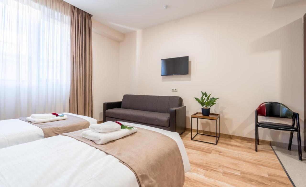 Aura Hotel Τυφλίδα Εξωτερικό φωτογραφία